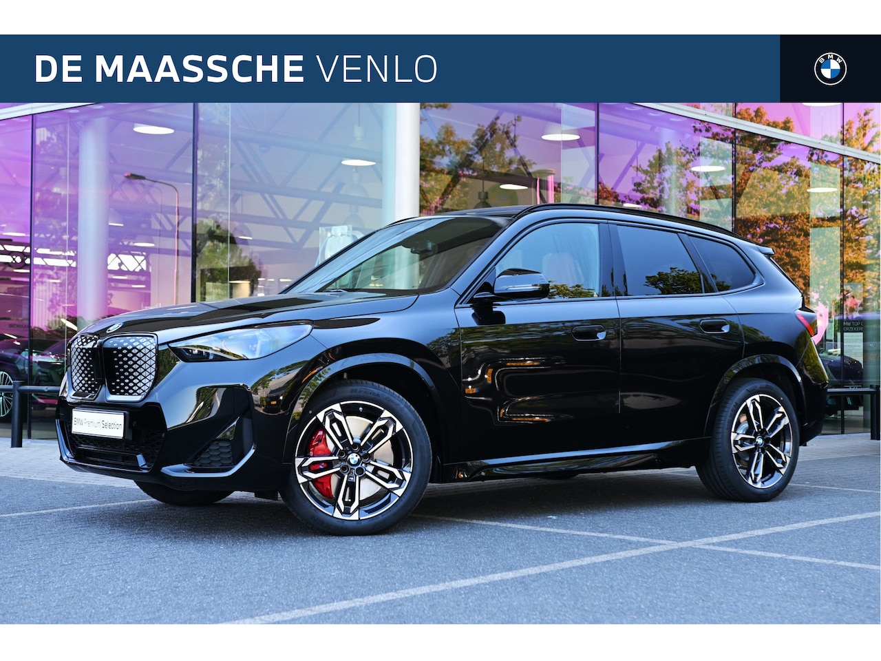 BMW iX1 - eDrive20 M Sport / Panoramadak / Trekhaak / Sportstoelen / M Adaptief onderstel / Head-Up - AutoWereld.nl