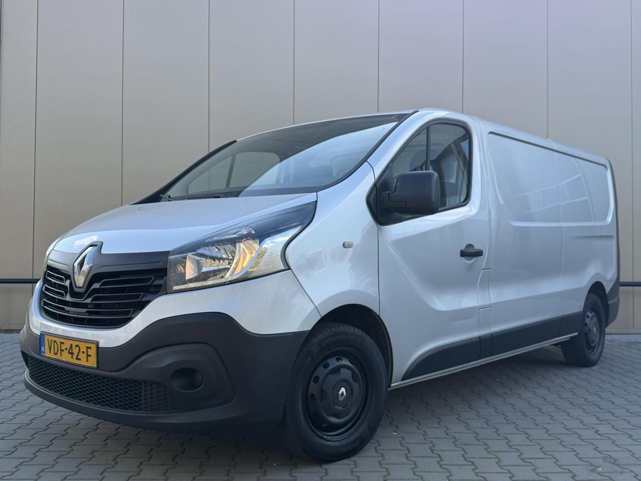 Renault Trafic - bestel 1.6 dCi T29 L2H1 Comfort - AutoWereld.nl