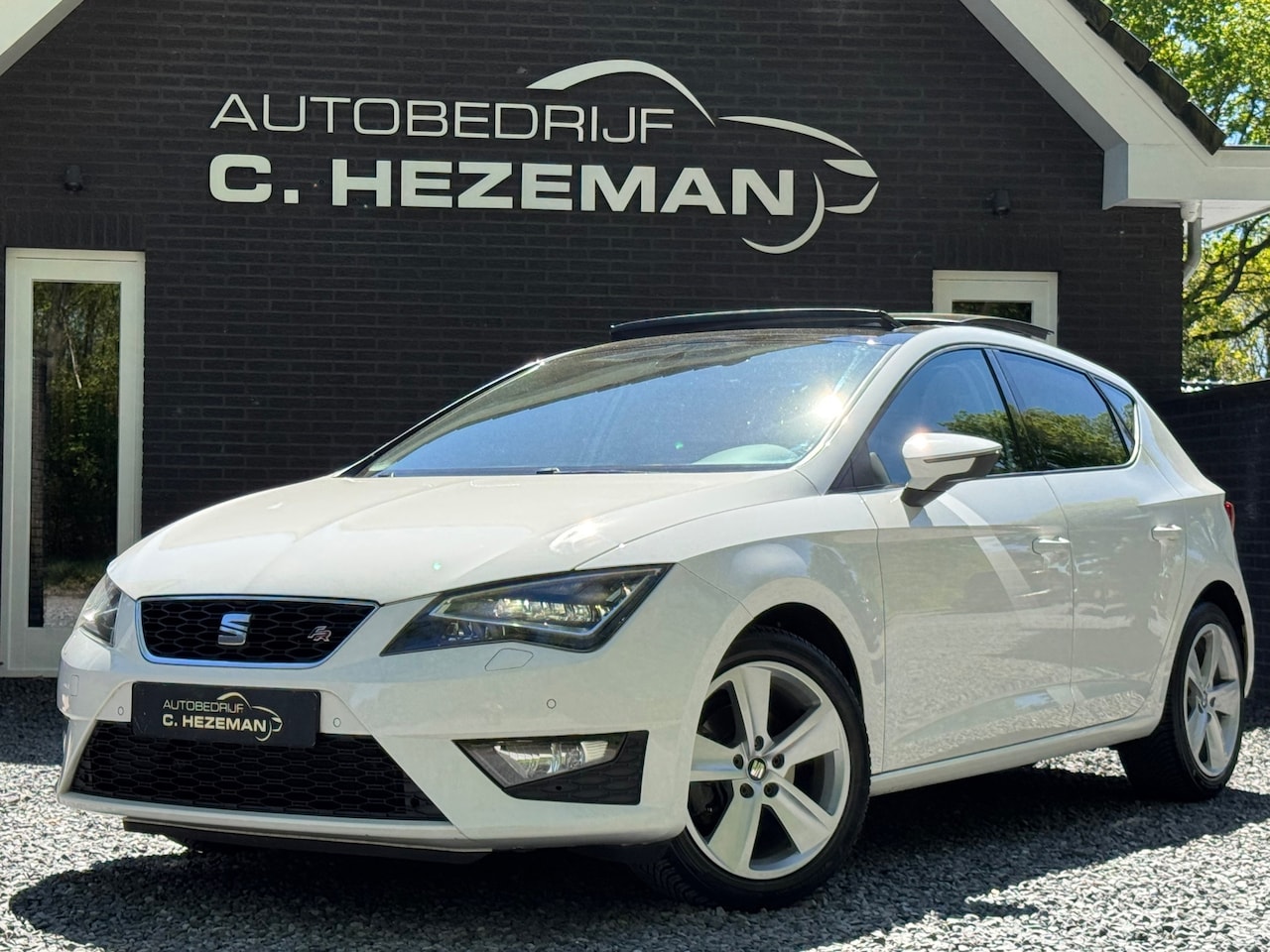 SEAT Leon - 1.4 TSI FR Business Panoramadak Navi LED XENON Cruise Climate Control - AutoWereld.nl