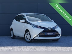 Toyota Aygo - 1.0 VVT-i Aut. X-Play Navi Cam PDC Apple/Android