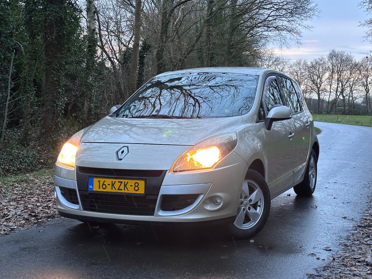 Renault Scénic - 2.0 Dynamique | Cruise + Navi + Automaat Nu € 3.750,-!!! - AutoWereld.nl