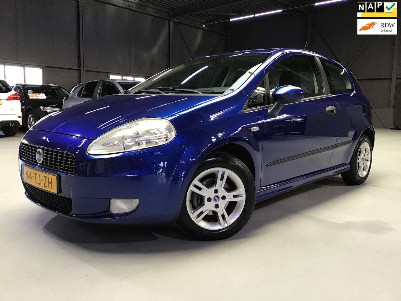 Fiat Grande Punto - 1.4 Edizione Blue & Me I New Koppeling + Distributieset + KB I Automaat I Clima I Trekhaak - AutoWereld.nl
