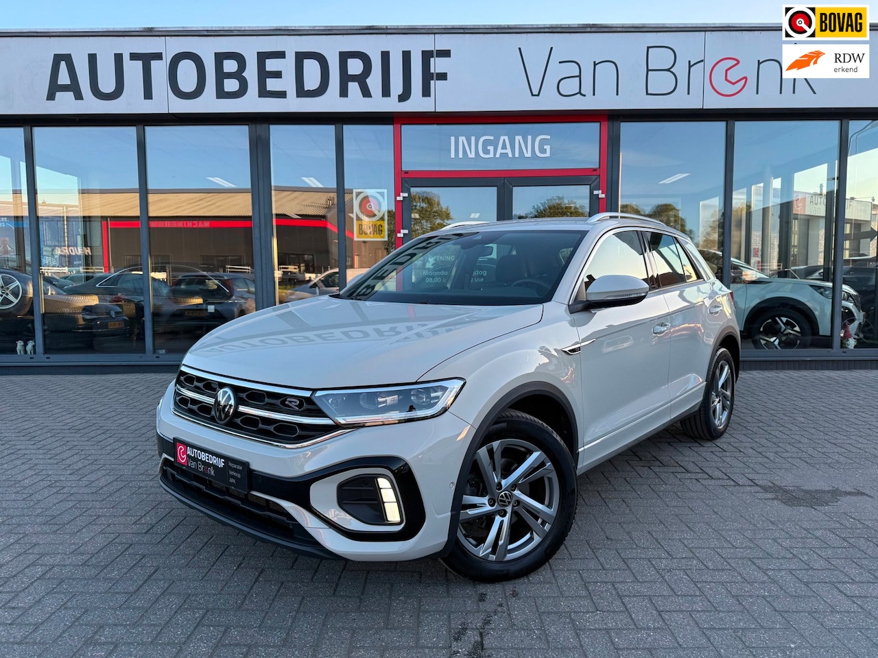 Volkswagen T-Roc - 1.5 TSI R-Line | ACC | Carplay | Trekhaak | IQ Light - AutoWereld.nl