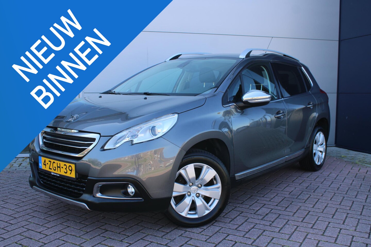 Peugeot 2008 - 1.2 PureTech Allure Airco Navi Panoramadak Carplay - AutoWereld.nl