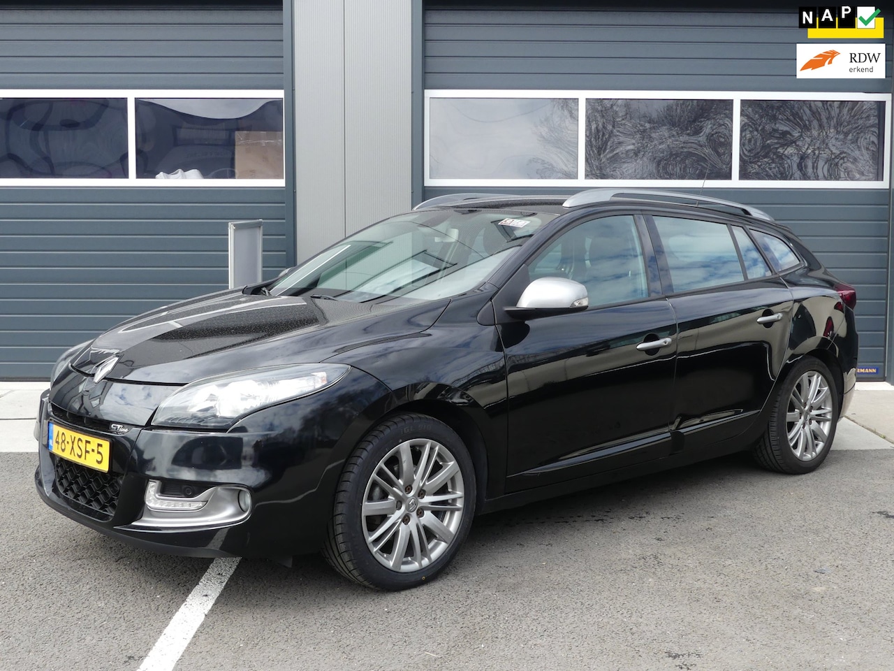 Renault Mégane Estate - 1.2 TCe GT-Line Climate Control Sportstoelen + Winterset LED Navigatie - AutoWereld.nl