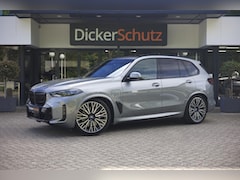 BMW X5 - xDrive50e M Sport Pro SkyLounge | Massage | Trekhaak | Vierwielb