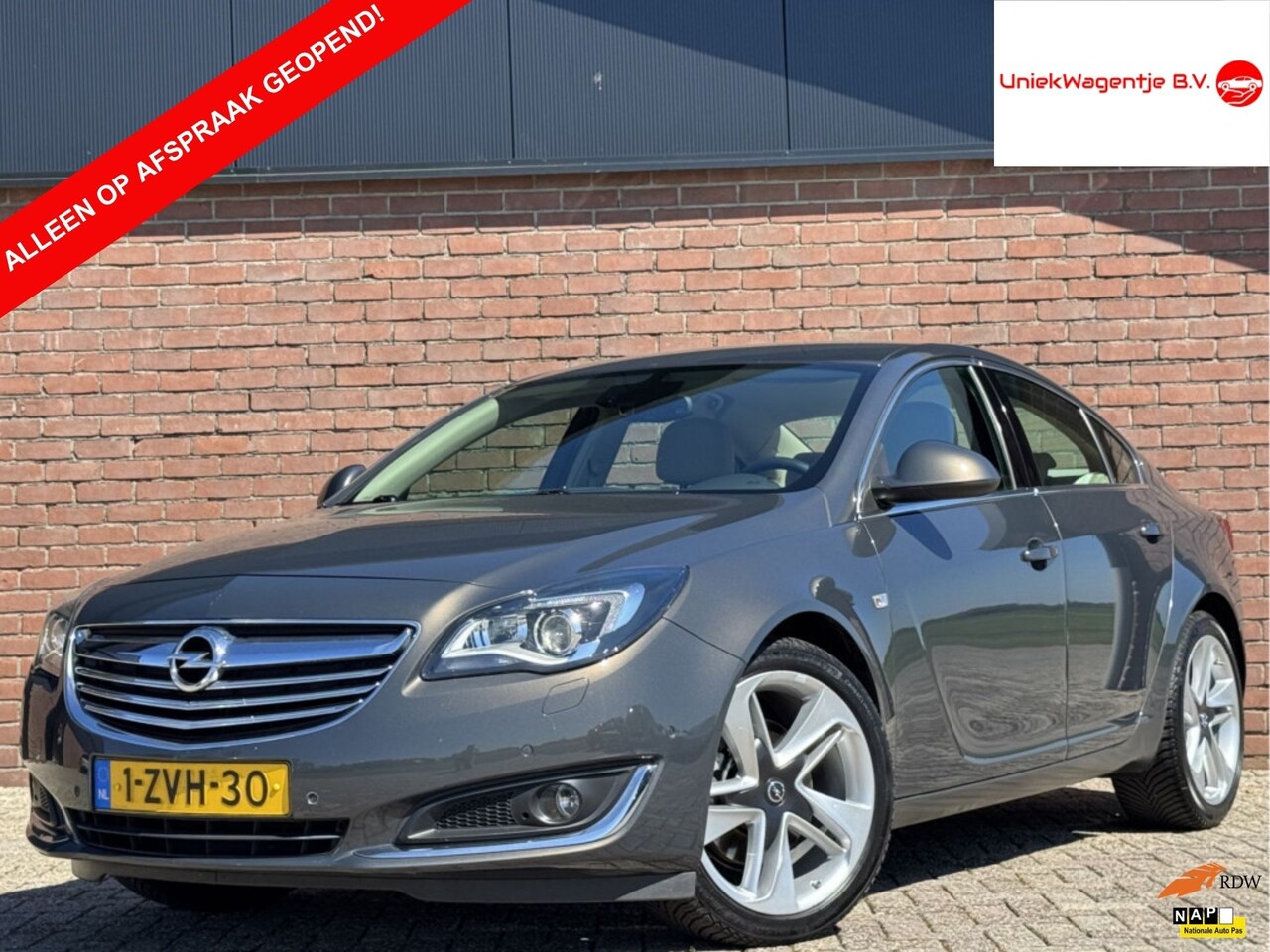 Opel Insignia - 1.6 T COSMO | NL-AUTO! | LEDER! | NAVI! - AutoWereld.nl