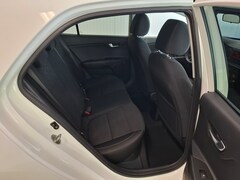 Kia Rio - 1.2 (4 Cil) Bluetooth/PDC/Stoel en stuurverwarming