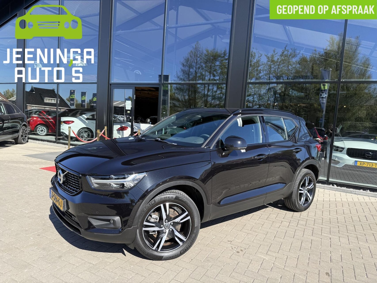 Volvo XC40 - 2.0 B4 R-Design|ACC|Camera|Stoelverwarming|Alcantara - AutoWereld.nl