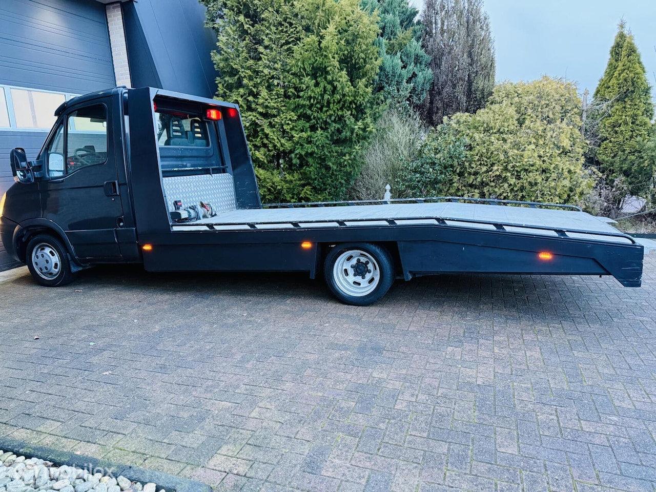 Iveco Daily - Oprijwagen Auto Ambulance 3 Zits| - AutoWereld.nl