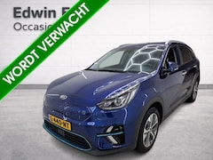 Kia e-Niro - ExecutiveLine 64 kWh | Leder | Schuif kanteldak SOH 100% | Andriod Auto | Apple carplay |