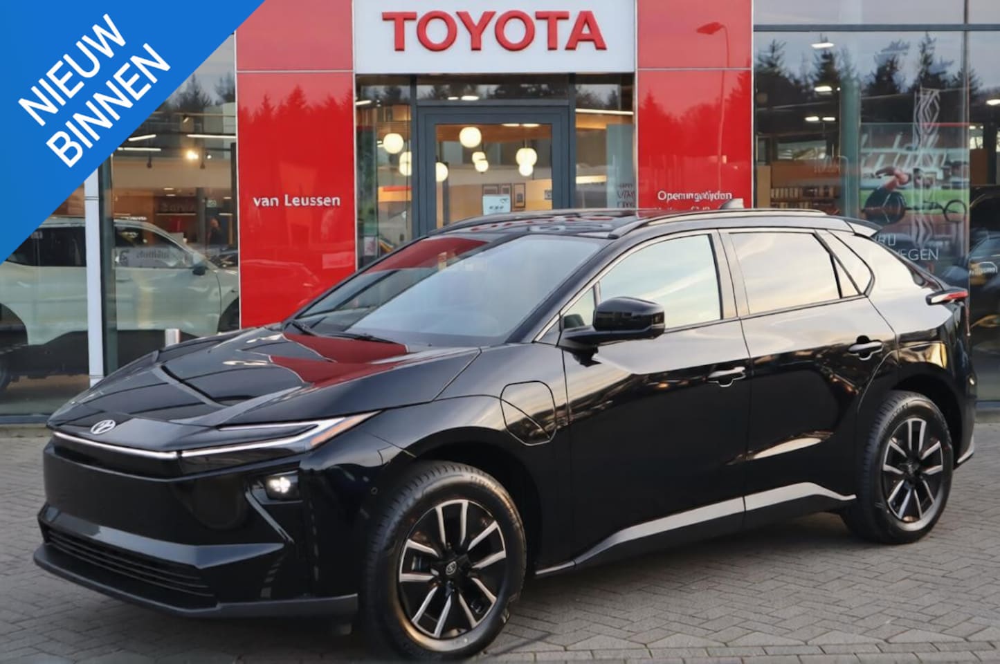 Toyota bZ4X - DYNAMIC 73 kWh MODEL 2026! WARMTEPOMP STOEL/STUURVERW PARK-SENSOREN 360°CAMERA EL-STOEL AP - AutoWereld.nl