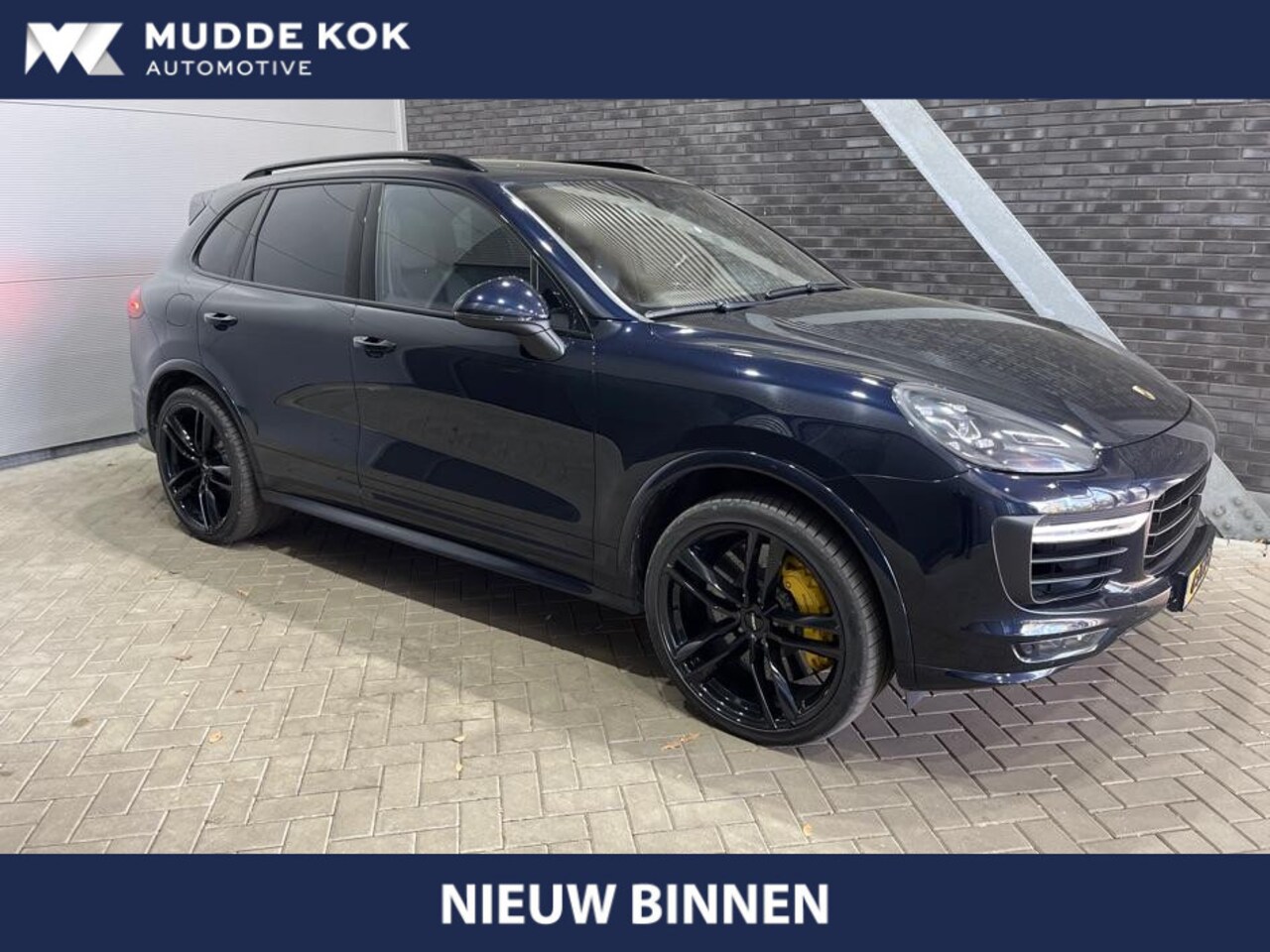 Porsche Cayenne - 4.8 Turbo | Panoramadak | Luchtvering | Trekhaak | Stoelverwarming+Ventilatie | Camera - AutoWereld.nl