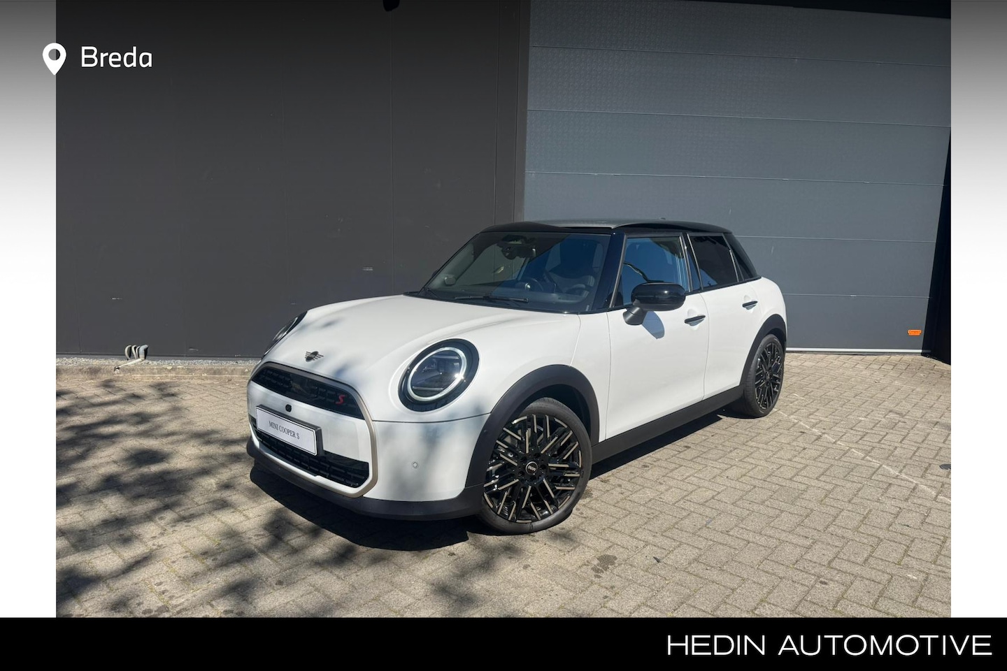 MINI Cooper S - 5-Deurs 2.0 Favoured XL Pakket | Panoramadak | Harman Kardon | Elektrische Stoelen met Mem - AutoWereld.nl