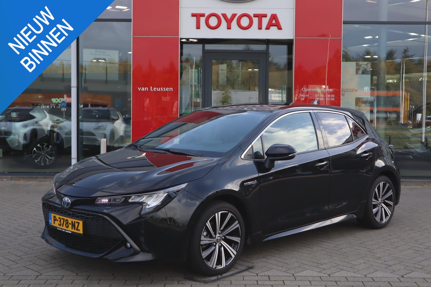 Toyota Corolla - 1.8 HYBRID DYNAMIC AFN-TREKHAAK HALF-LEDER+STOELVERW PARK-CAMERA KEYLESS NL-AUTO - AutoWereld.nl