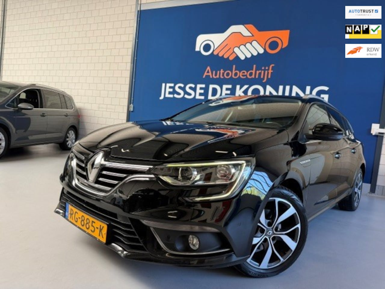 Renault Mégane Estate - 1.2 TCe Bose / bj.2017 / navigatie / camera / half leder / climate / NAP met 168691 km.en - AutoWereld.nl