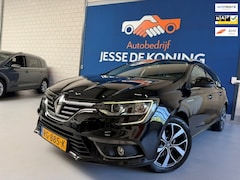 Renault Mégane Estate - 1.2 TCe Bose / bj.2017 / navigatie / camera / half leder / climate / NAP met 168691 km.en