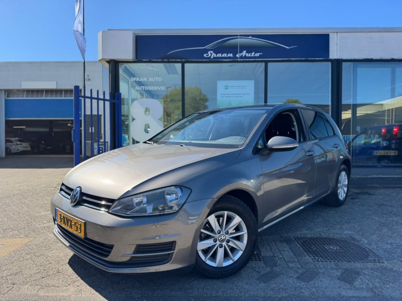 Volkswagen Golf - 1.2 TSI Trendline l Automaat l Airco l Trekhaak l NWE APK - AutoWereld.nl