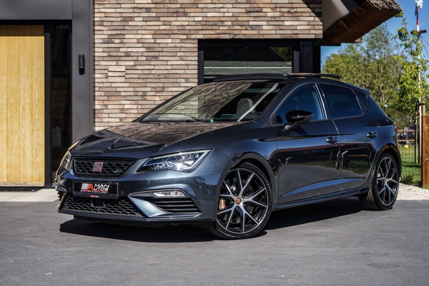 SEAT Leon - Cupra Edition Silver - AutoWereld.nl