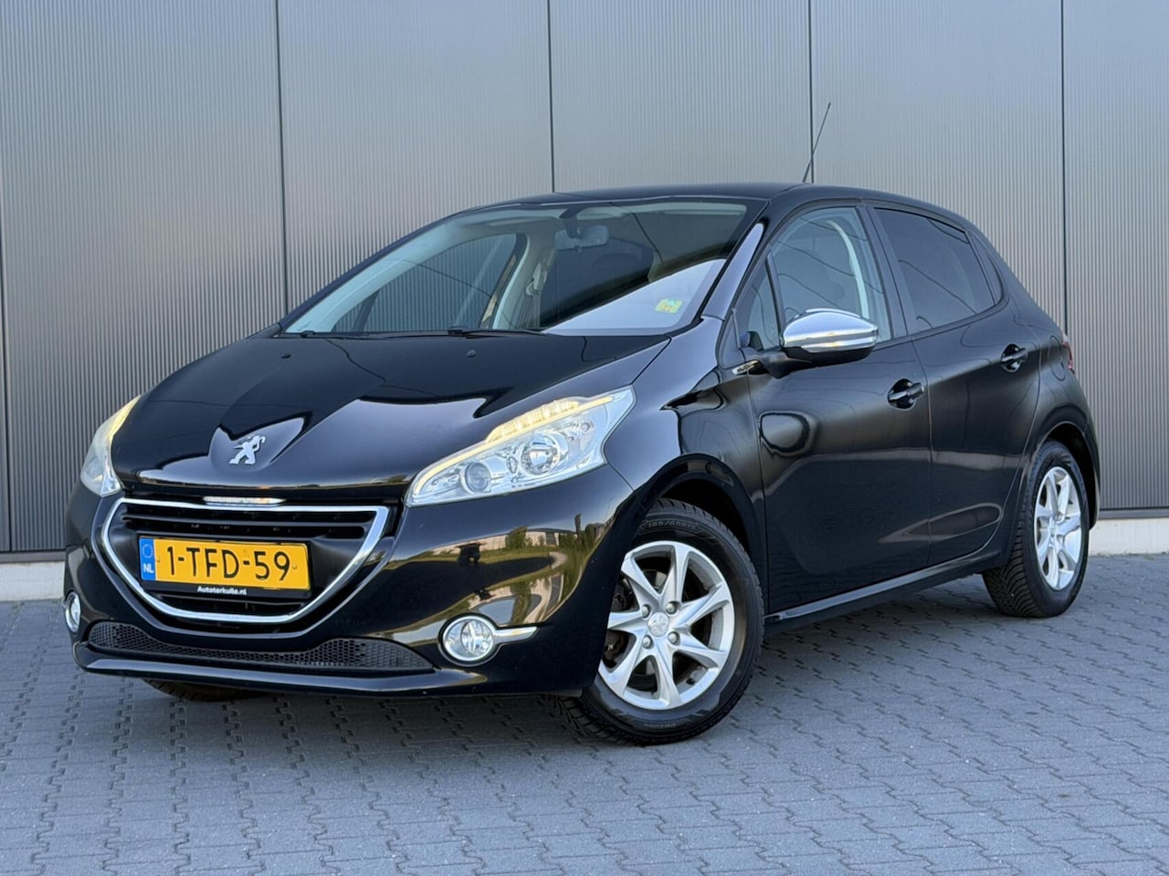 Peugeot 208 - 1.2 VTi Oxygo Navi - Led - Cruise - Airco - Trekhaak - AutoWereld.nl