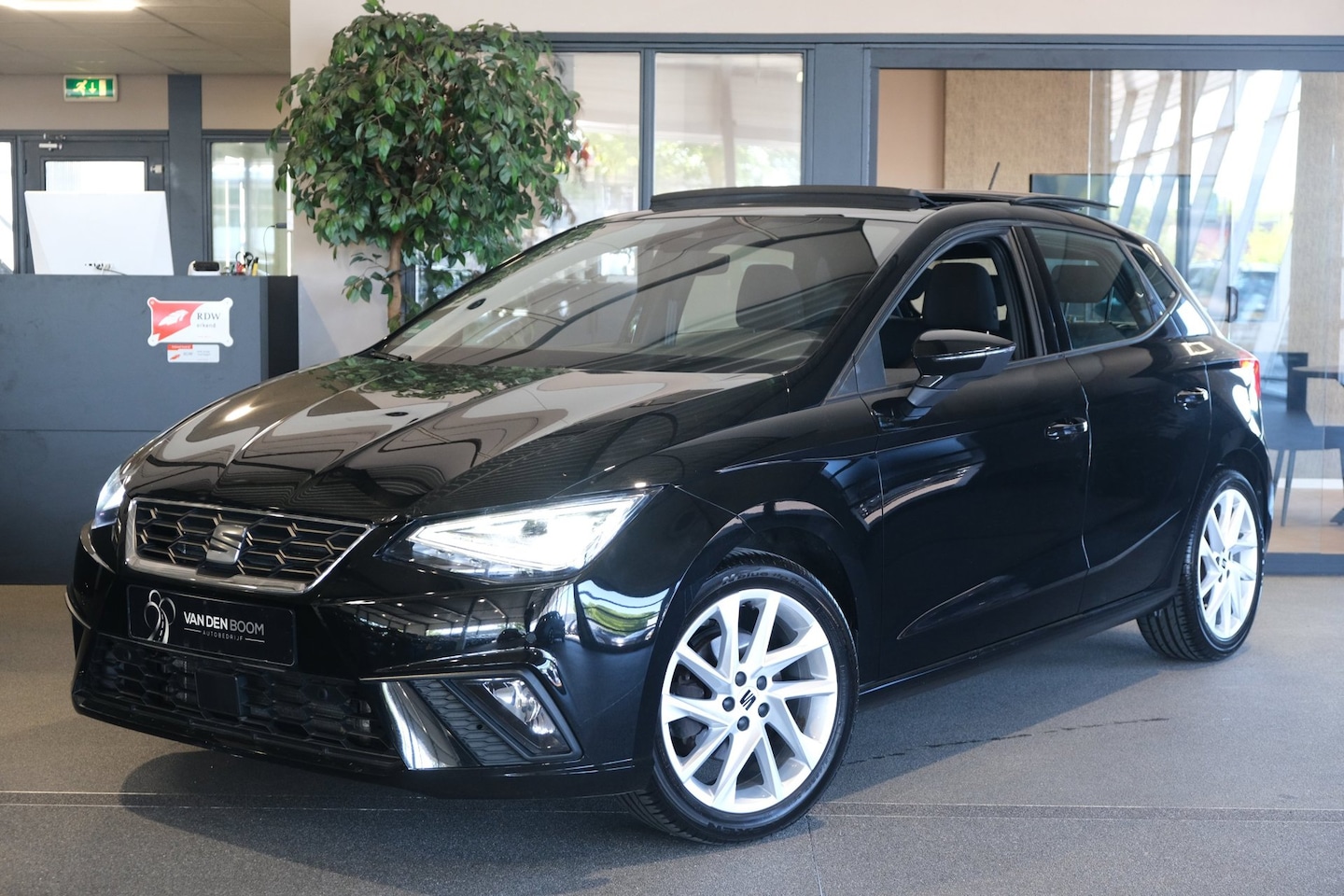SEAT Ibiza - 1.0 EcoTSI FR 110PK DSG Facelift Pano Led Cam Navi Virtual Cruise - AutoWereld.nl