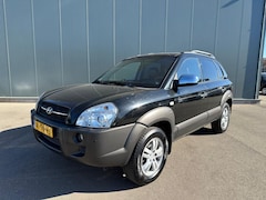 Hyundai Tucson - 2.0i 4WD Style LEDER | CLIMA