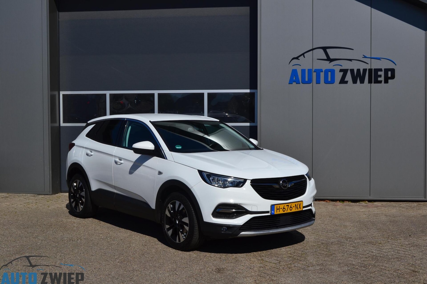 Opel Grandland X - 1.2 Turbo Innovation Camera/Cruise/Navi - AutoWereld.nl