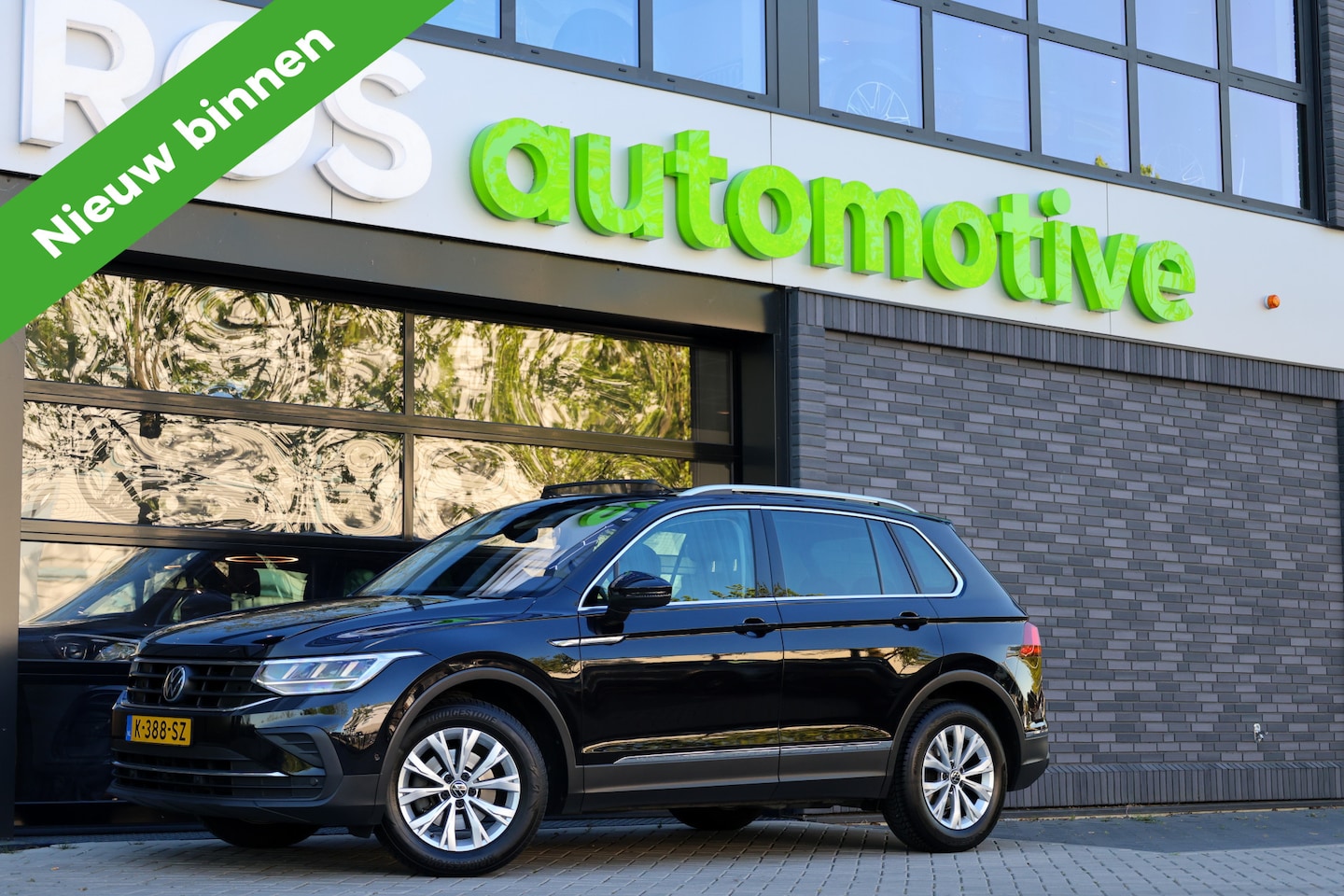 Volkswagen Tiguan - 1.5 TSI Life Business | NAP! | PANO | MASSAGE | STOEL/STUURVERW | KEYLESS | ELEK TREKHAAK - AutoWereld.nl