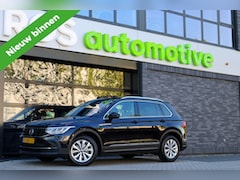 Volkswagen Tiguan - 1.5 TSI Life Business | NAP | PANO | MASSAGE | STOEL/STUURVERW | KEYLESS | ELEK TREKHAAK |