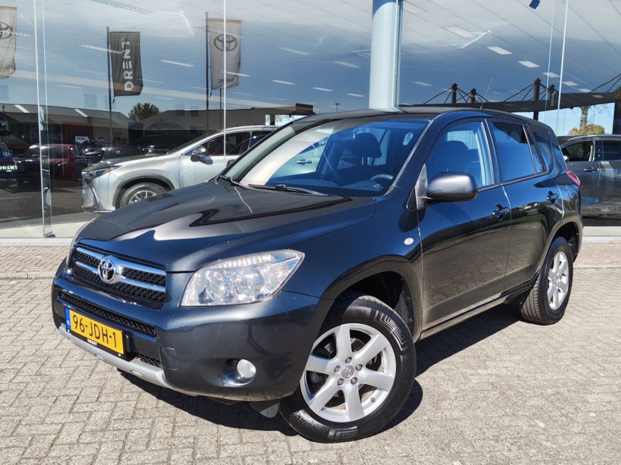 Toyota RAV4 - 2.0 VVTi X-Style Navigator | Trekhaak | Navi | Sensoren - AutoWereld.nl