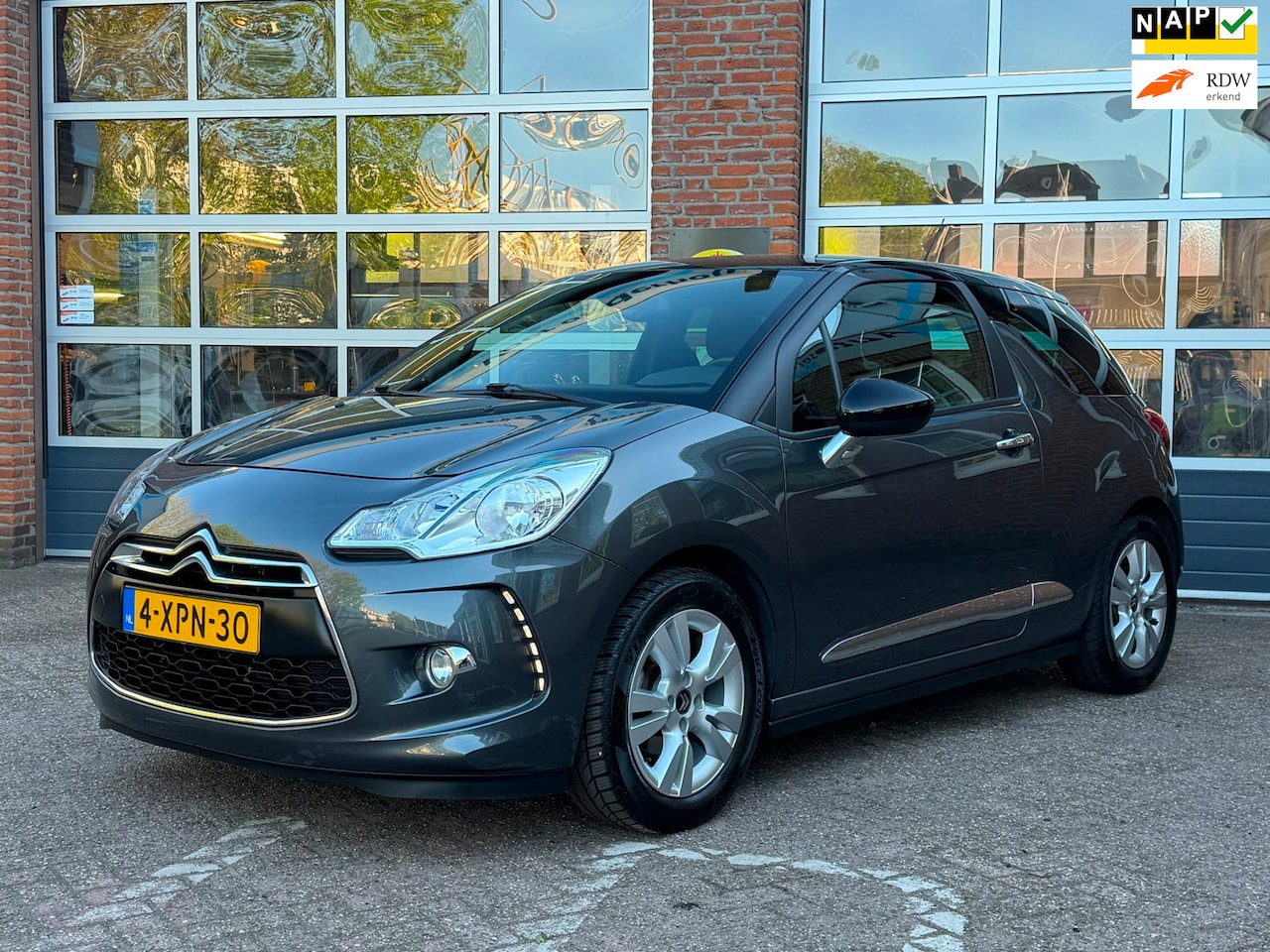 Citroën DS3 - 1.2 PureTech So Chic 1.2 PureTech So Chic, Navi, Cruise, ECC, NL auto - AutoWereld.nl