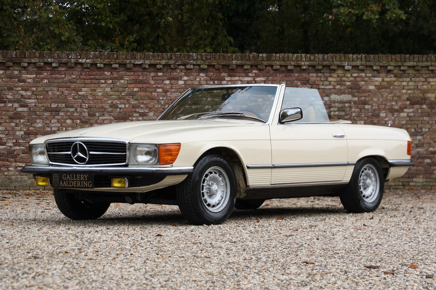 Mercedes-Benz SL-klasse Cabrio - 280 "First lacquer" "Resident" on the Côte d'Azur for 45 years, In the first lacquer Light - AutoWereld.nl