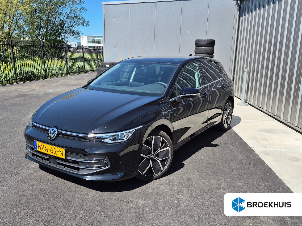 Volkswagen Golf - 1.5 eHybrid Style Edition 204PK DSG/AUTO | Glazen panorama-dak | Achteruitrijcamera | Park - AutoWereld.nl