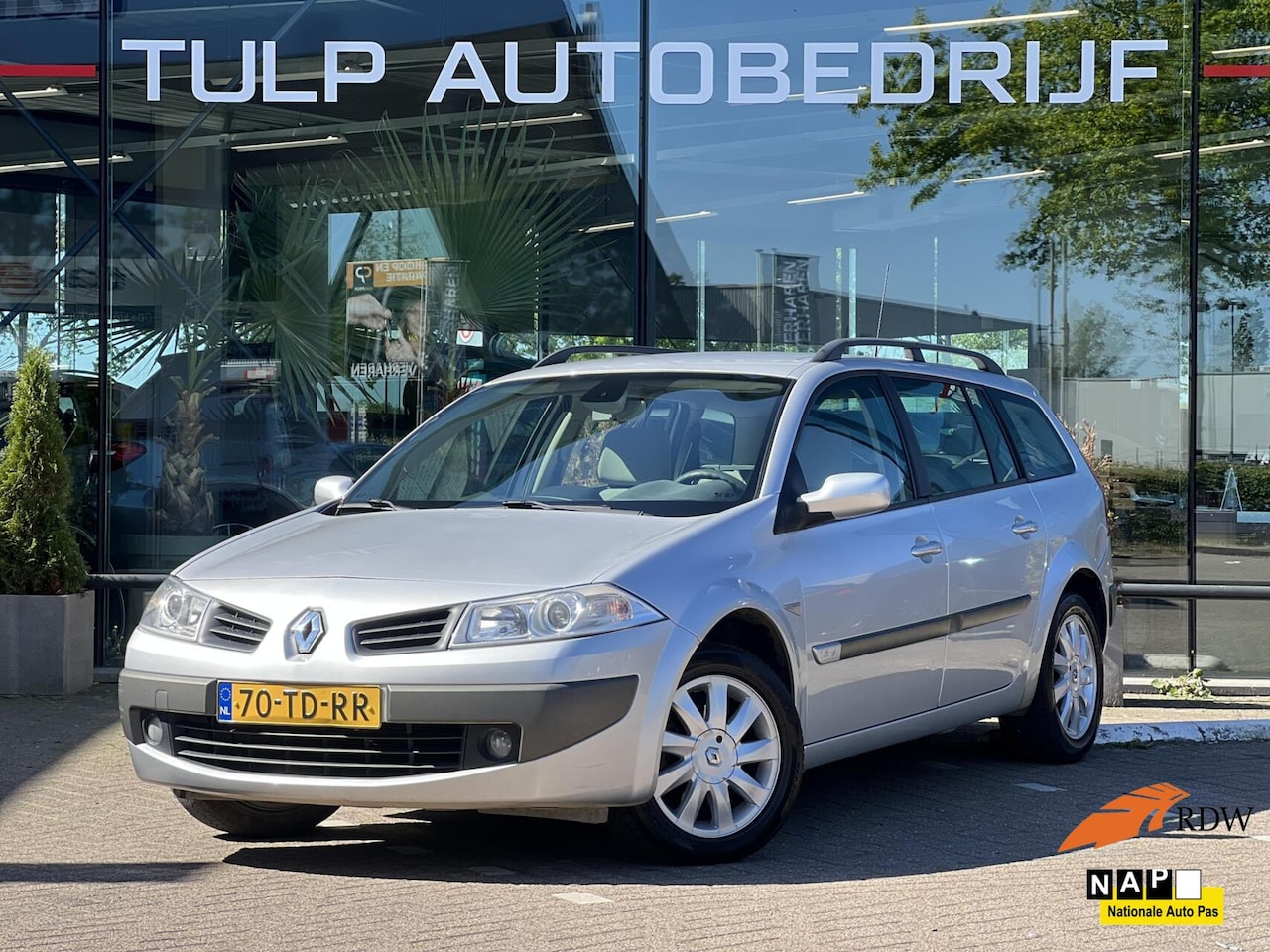 Renault Mégane Grand Tour - 1.6-16V Dynamique Comfort Airco Cruise - AutoWereld.nl