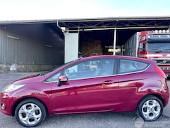 Ford Fiesta - 1.25i 82pk Titanium 3drs - nap - airco - elektr ram + spiegels - lmv - mistlampen - cv op