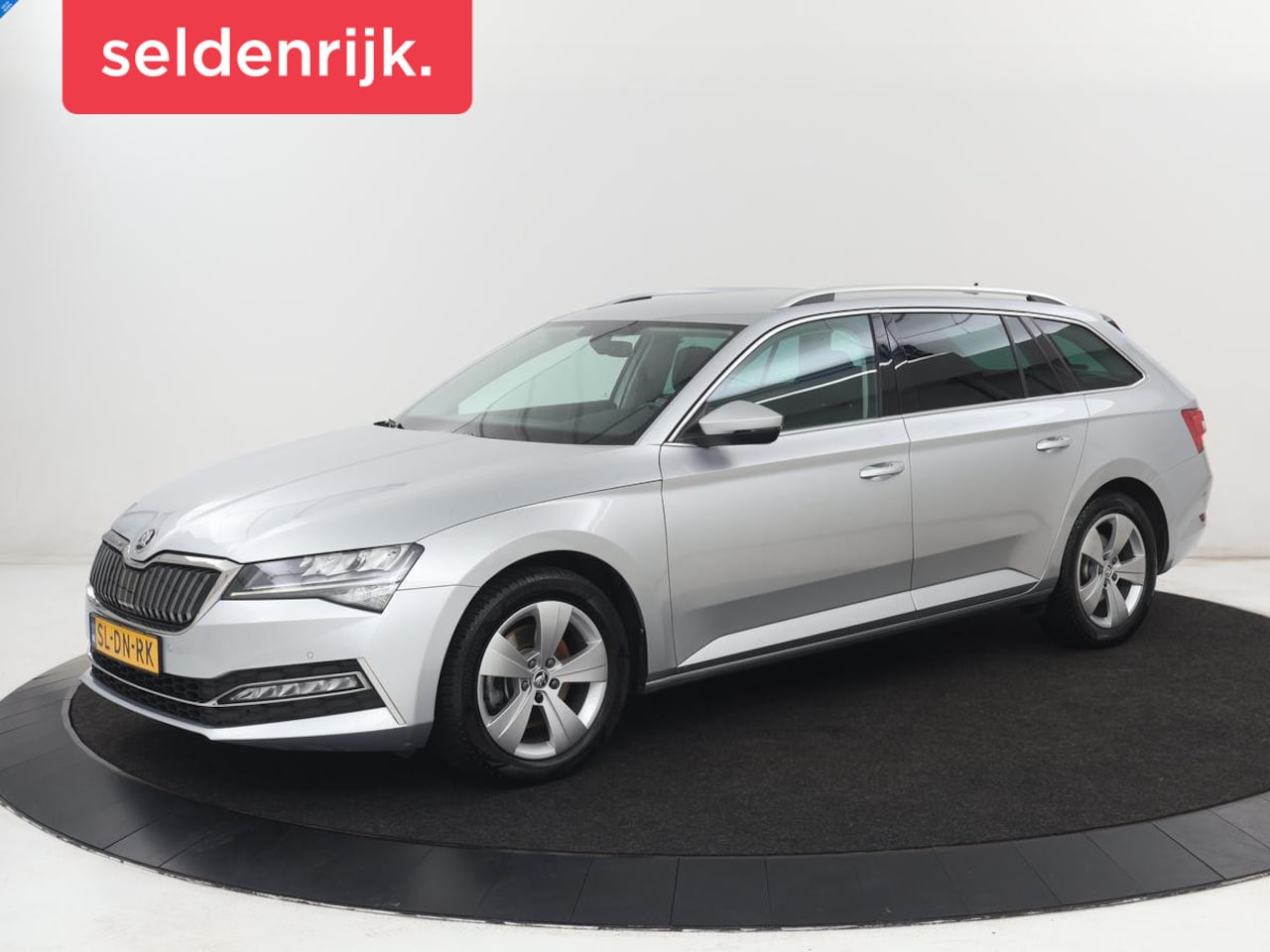 Skoda Superb - 1.4 TSI iV Business Edition | SOH 87,2% | Camera | Carplay | Full LED | Digital Cockpit | - AutoWereld.nl