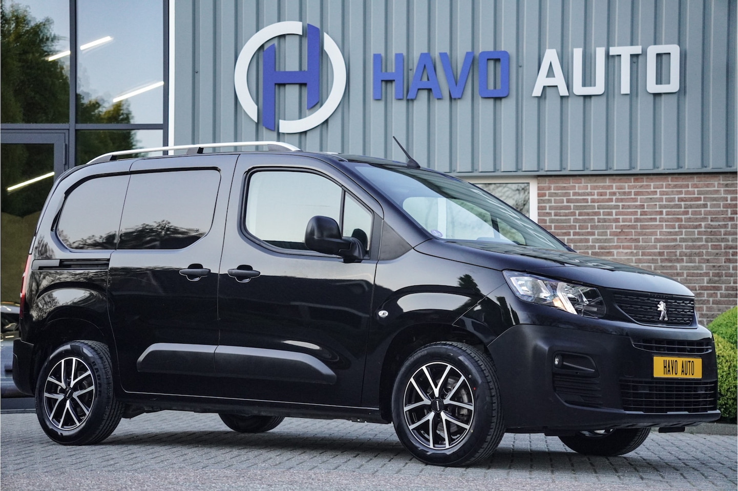Peugeot Partner - 1.2 Benzine, AIRCO, BTW-BPM-VRIJ - AutoWereld.nl