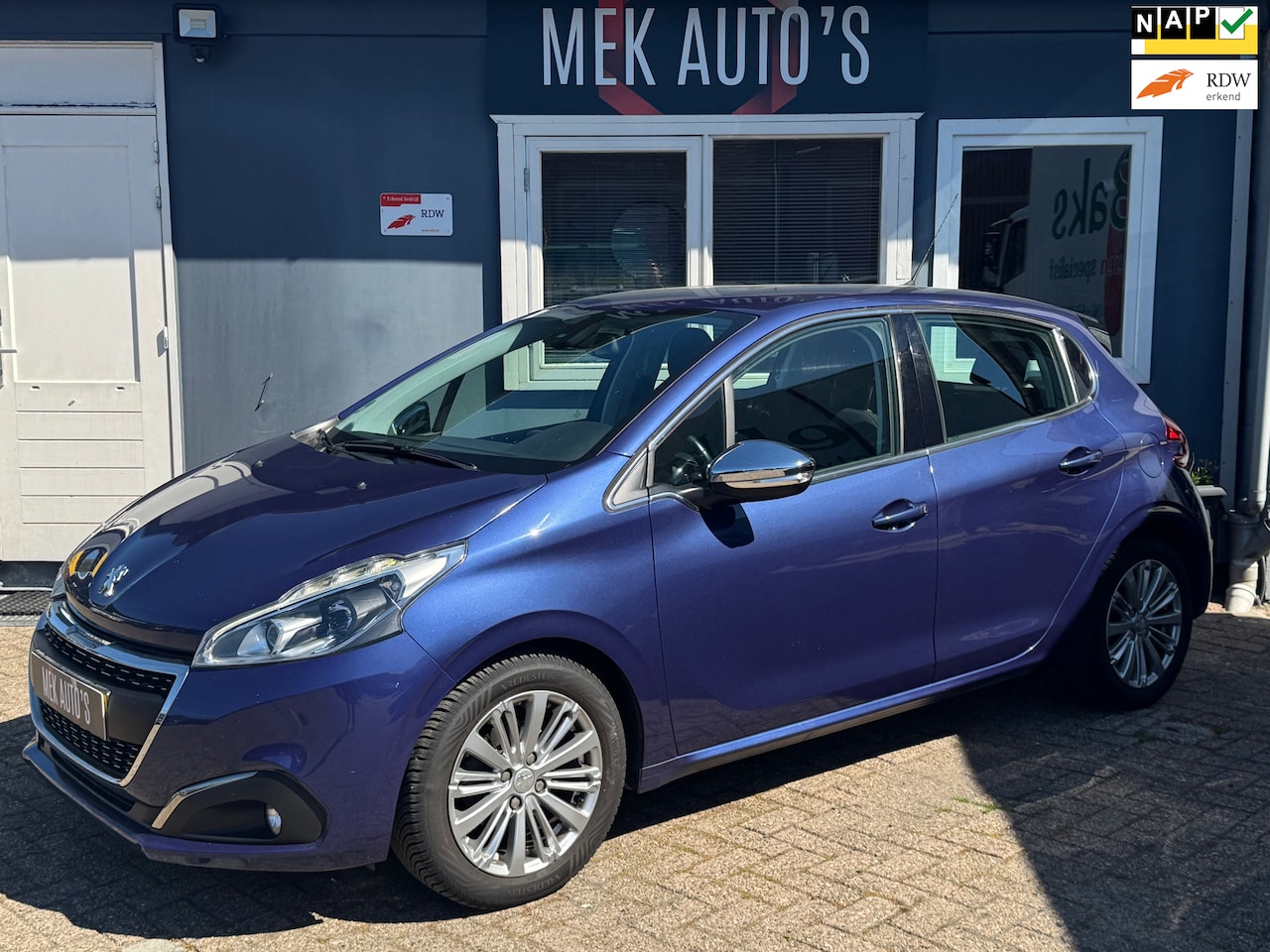 Peugeot 208 - 1.2 PureTech Blue Lease|Dealer|Elektr Ramen|ParkeerSensor|Cruise|Navi - AutoWereld.nl