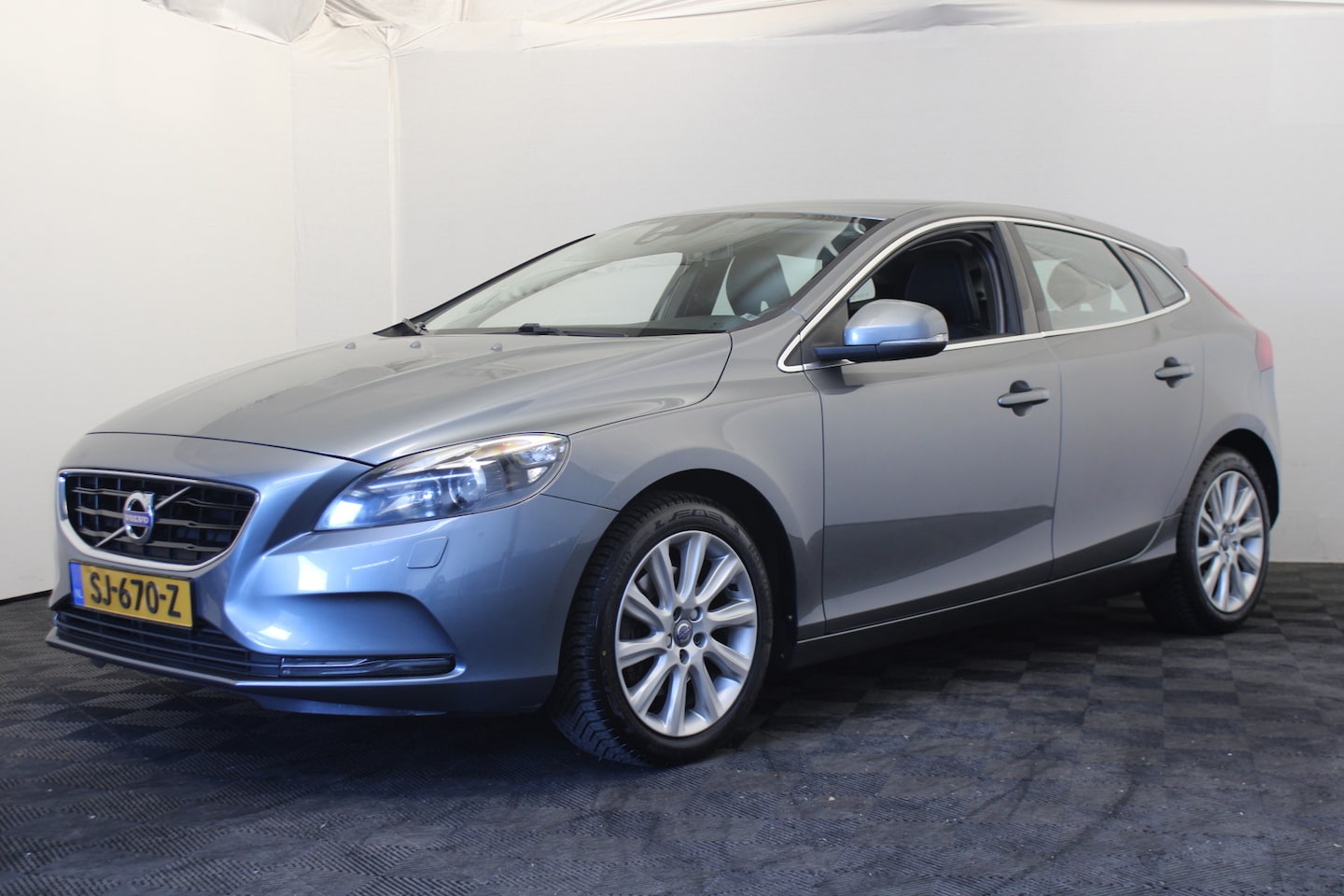 Volvo V40 Cross Country - 2.0 D3 Summum 2.0 D3 Summum - AutoWereld.nl