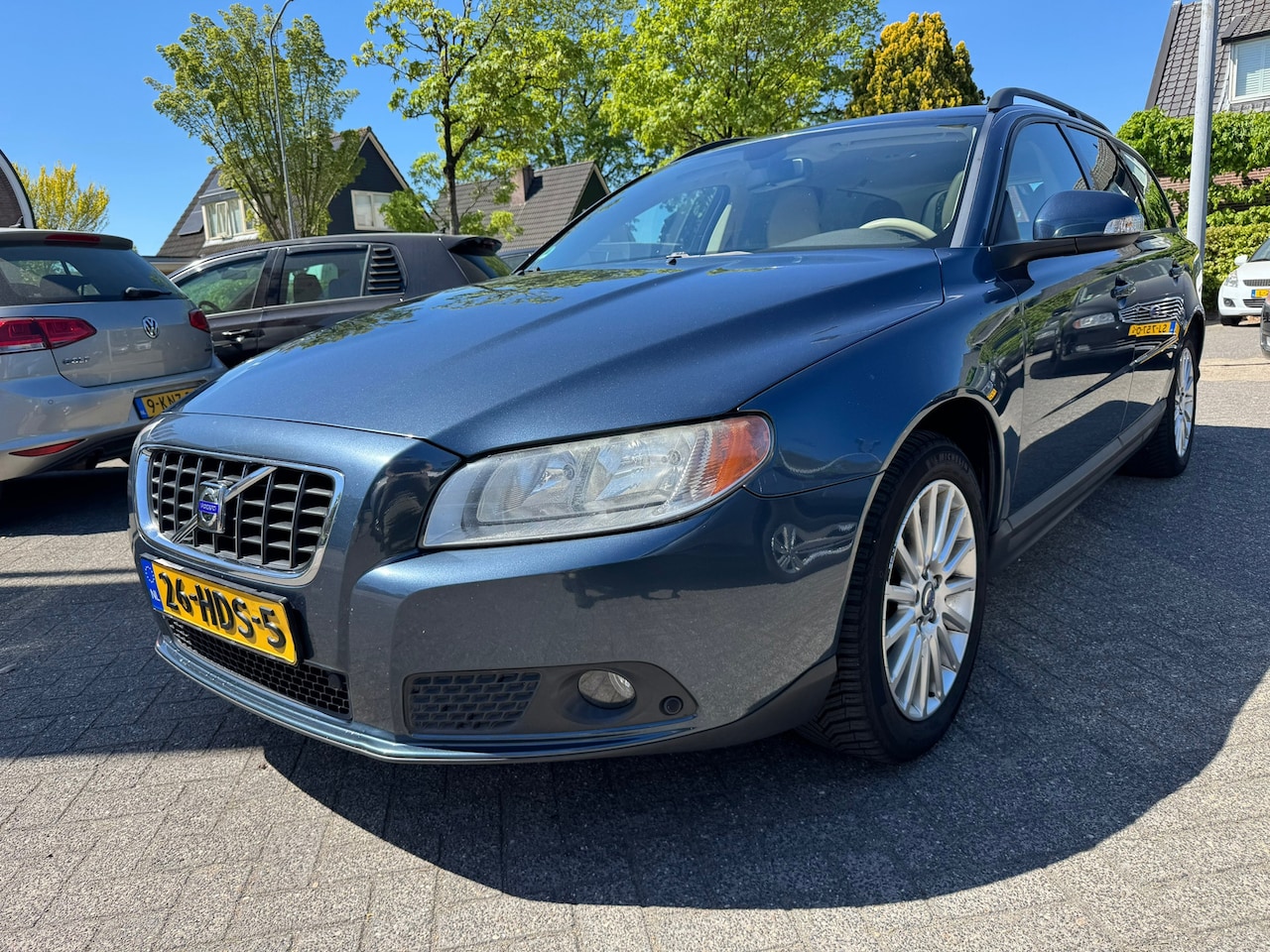 Volvo V70 - 2.5T Kinetic 2.5T Kinetic 200pk,Deal ondh,Airco,Cruise,Navi,Nap,Trekhaak - AutoWereld.nl