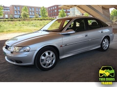 Opel Vectra - 1.8-16V CDX Hatchback UNIEK 1e eigenaar 12.505 km origineel