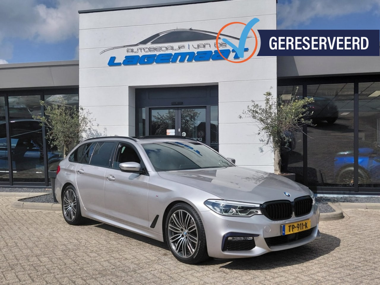 BMW 5-serie Touring - BMW 5-serie Touring 520i M-Sport | PANO | Org NL - AutoWereld.nl