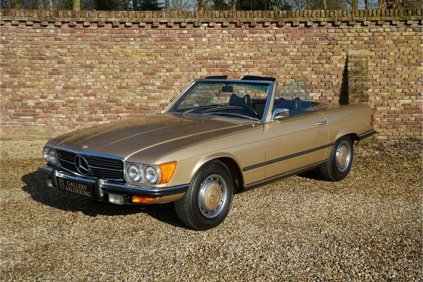 Mercedes-Benz SL-klasse Cabrio - 450 Livery in Icon Gold over Black MB-Tex, Just 65422 miles recorded on the odometer, Lloy - AutoWereld.nl