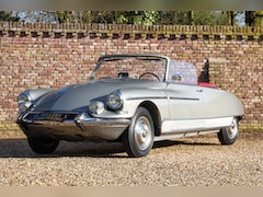 Citroën DS - DS19 "Le Caddy" Cabriolet - "€53.000, - recently invested" Original Chapron Le Caddy - Com