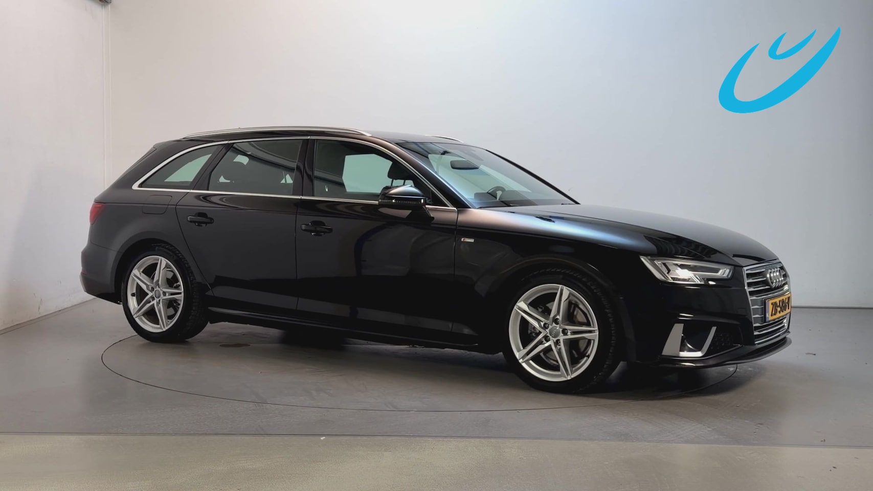 Audi A4 Avant - 35 TFSI S Edition Leder-Stof Navigatie LED Parkeersensoren - AutoWereld.nl