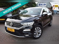 Volkswagen T-Roc - 1.5 TSI Sport 150 PK ADAP CRUISE/CARPLAY/CAMERA/AIRCO-ECC/PDC V+A/TREKH/6 BAK/LMW 17 INCH/