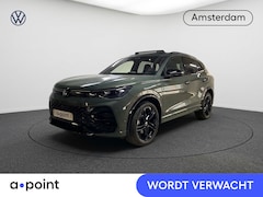 Volkswagen Tiguan - 1.5 eHybrid R-Line Edition 204 pk Automaat (DSG) | Navigatie | Panoramadak | Parkeersensor