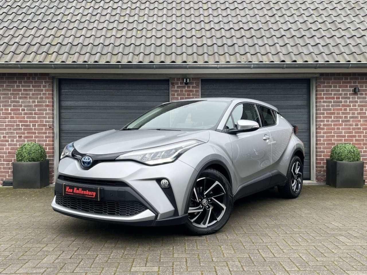 Toyota C-HR - 1.8 Hybrid Dynamic LED Navi Carplay Org NL - AutoWereld.nl