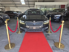 Skoda Superb Combi - 2.0 TDI 4x4 Laurin & Klement Business PANO AUTOMAAT