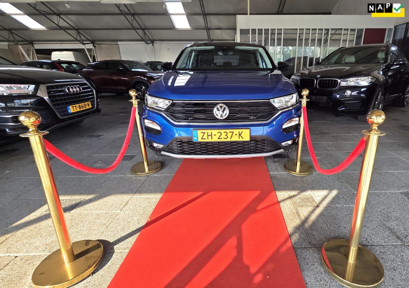 Volkswagen T-Roc - 2.0 TDI Style Business AUTOMAAT - AutoWereld.nl